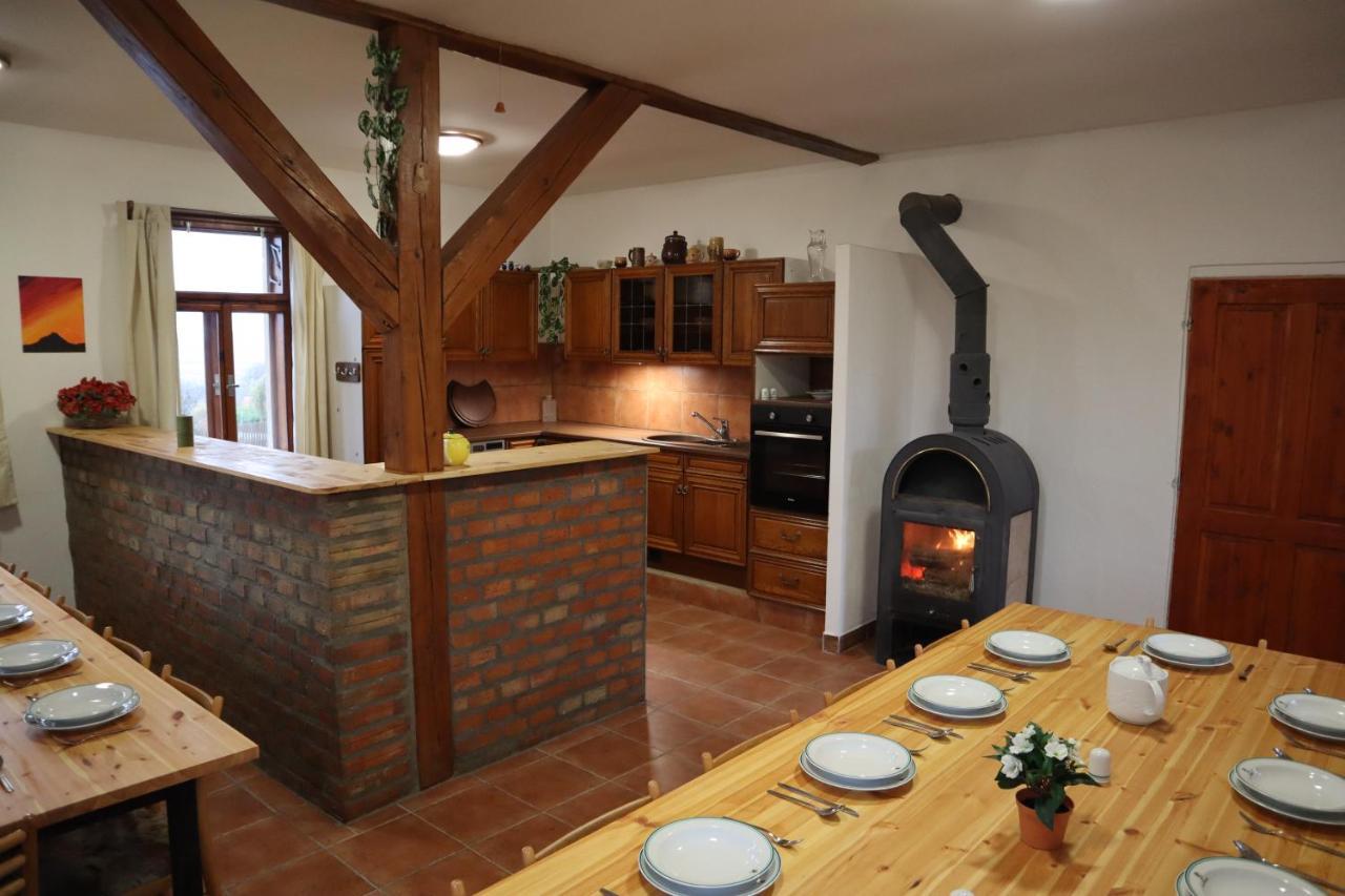 Villa Prazdninovy Dum Jirkov Zelezny Brod Esterno foto