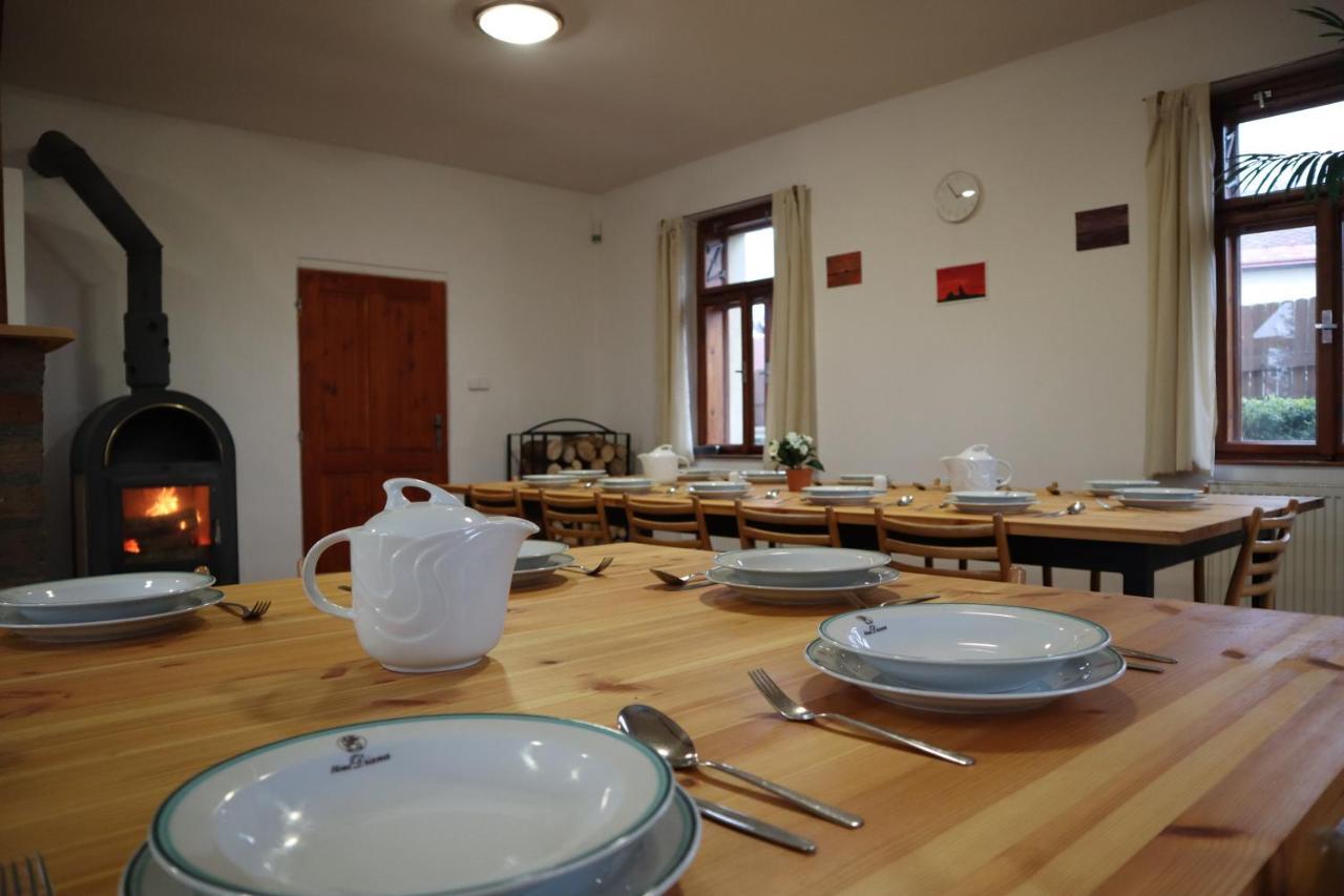 Villa Prazdninovy Dum Jirkov Zelezny Brod Esterno foto