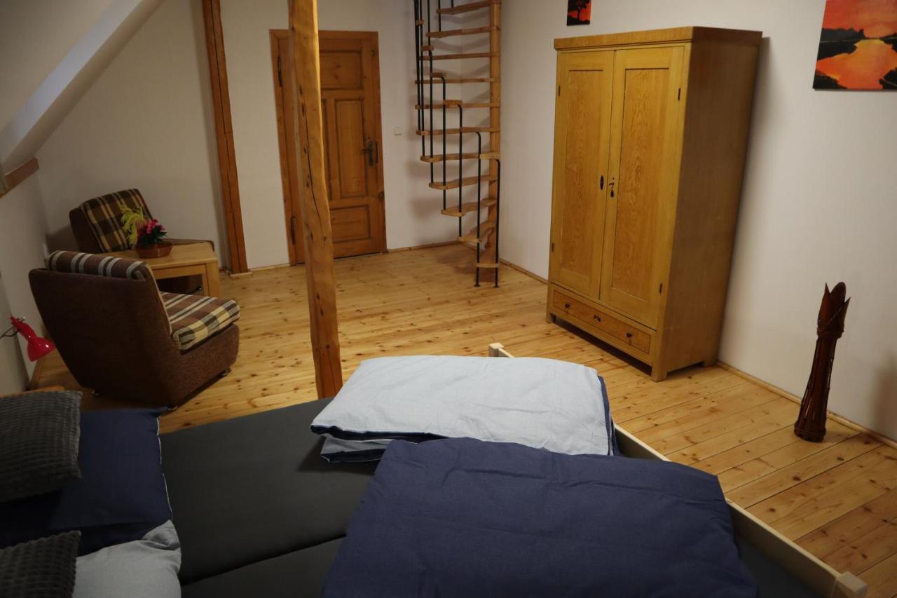 Villa Prazdninovy Dum Jirkov Zelezny Brod Esterno foto