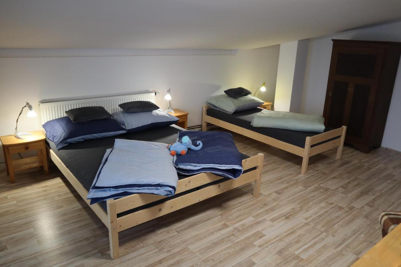 Villa Prazdninovy Dum Jirkov Zelezny Brod Esterno foto