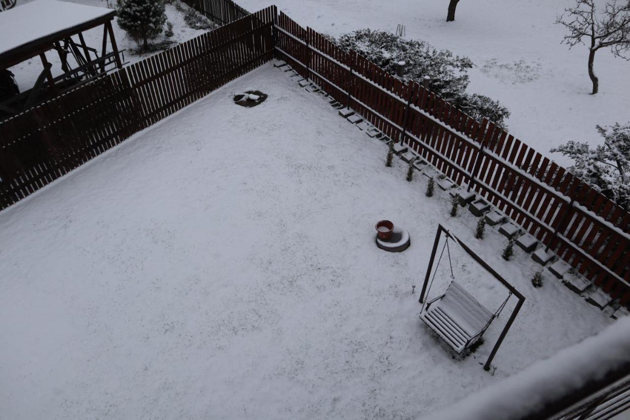 Villa Prazdninovy Dum Jirkov Zelezny Brod Esterno foto