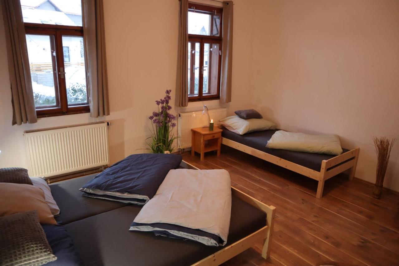 Villa Prazdninovy Dum Jirkov Zelezny Brod Esterno foto